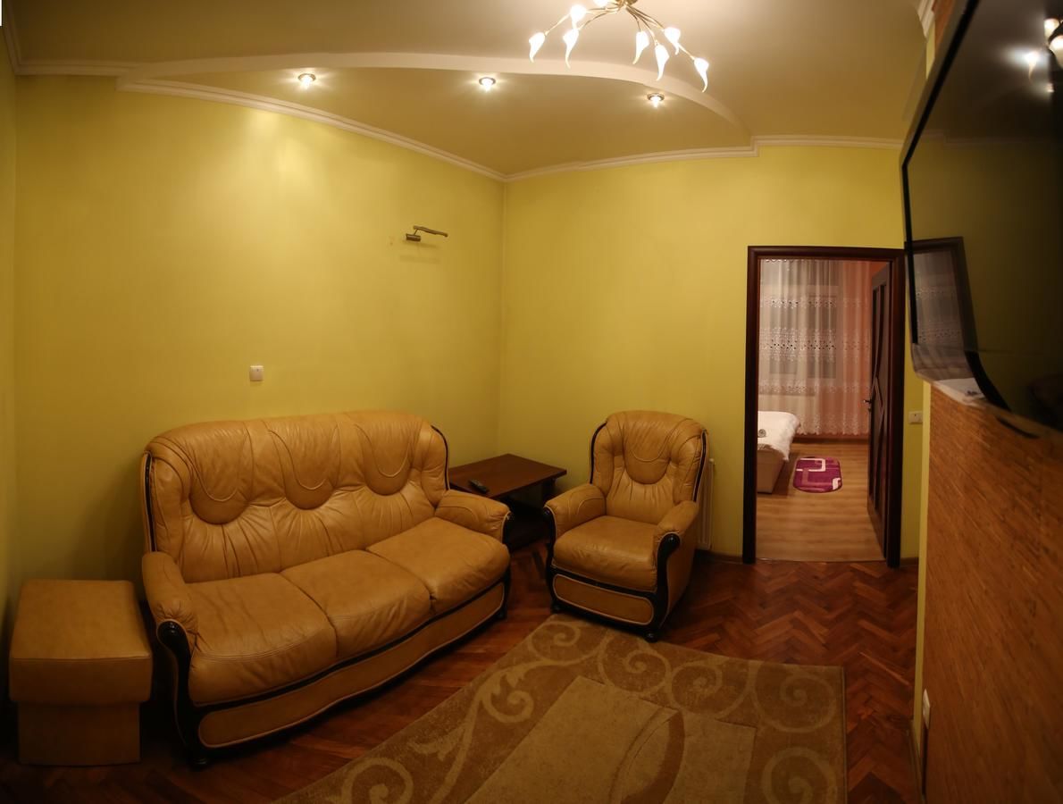 Апартаменты ROMANTIC Apartments - TWO BEDROOMS Львов-5